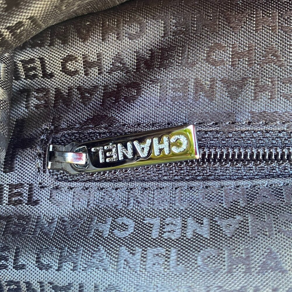 NEW! CHANEL 2005-2006 Tweed Camellia Crossbody Bag - Picture 11 of 16